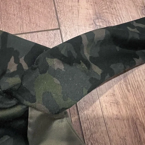 Nike Boys Camo Zip Up Jacket, size 6 - Picture 5 of 6